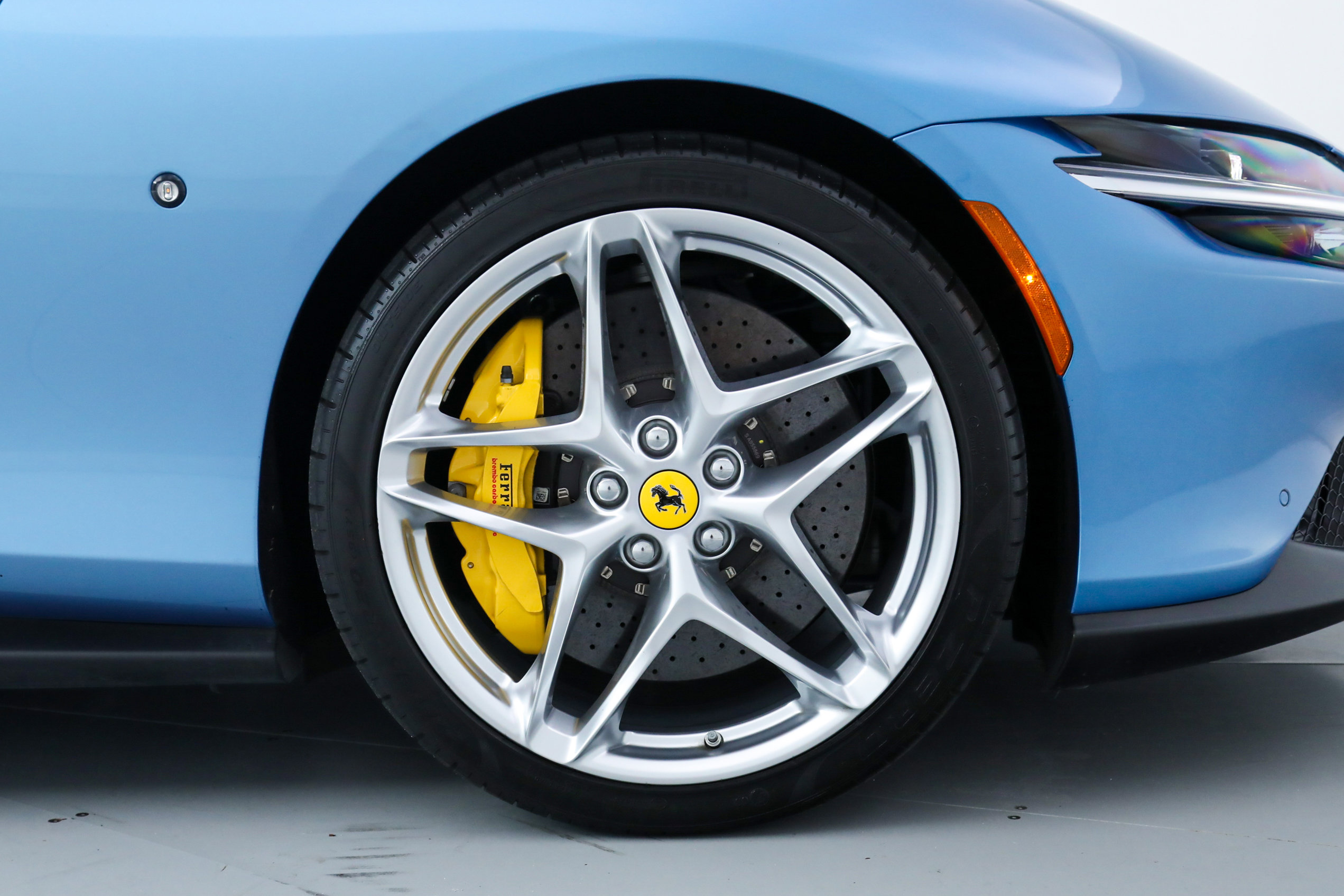 2025 Ferrari Roma Spider photo 37