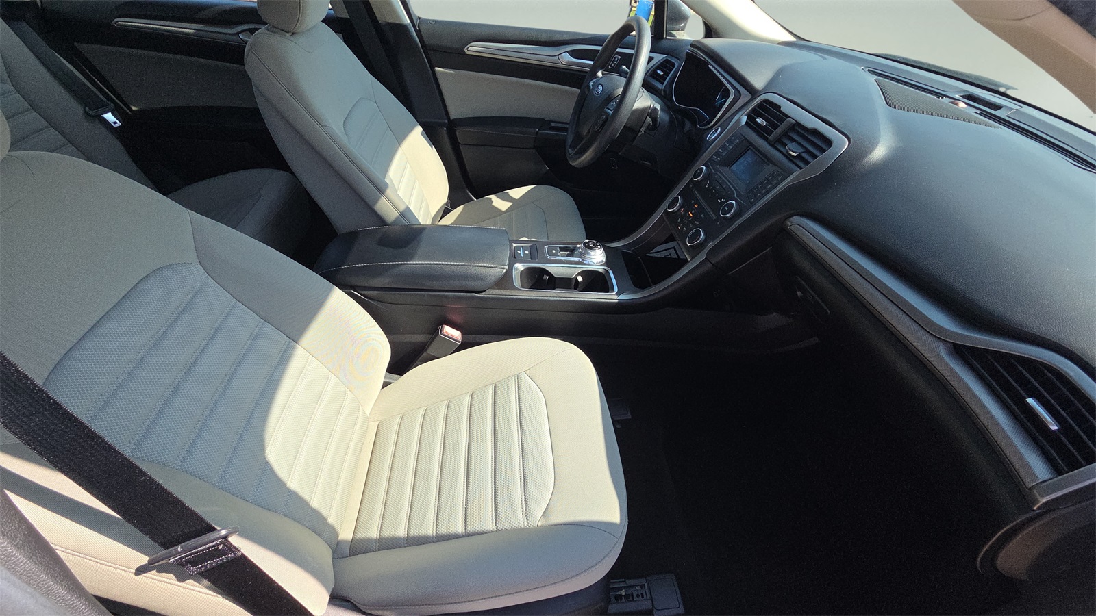 2018 Ford Fusion Hybrid S photo 23