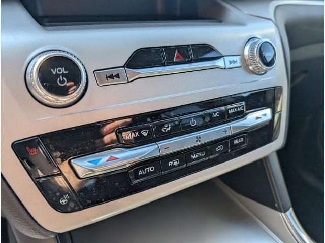 2023 Ford Explorer XLT photo 25