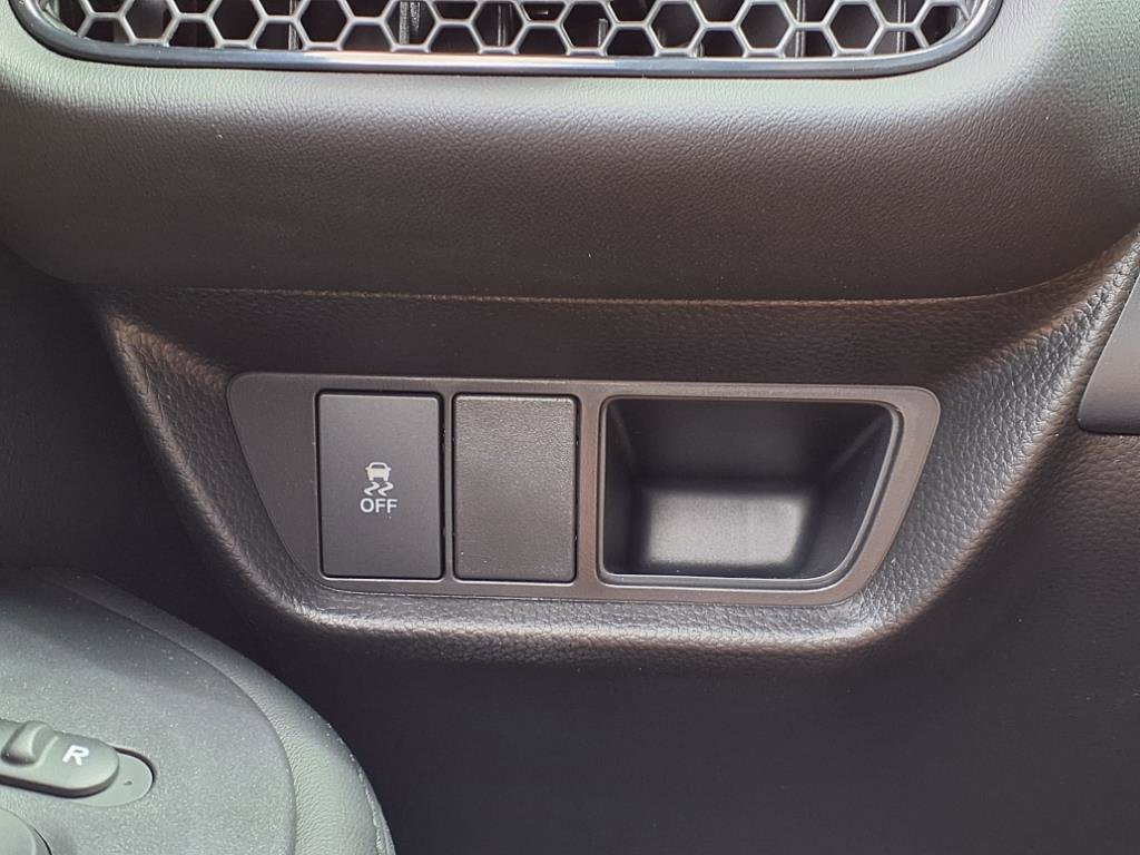 2026 Honda HR-V LX photo 14