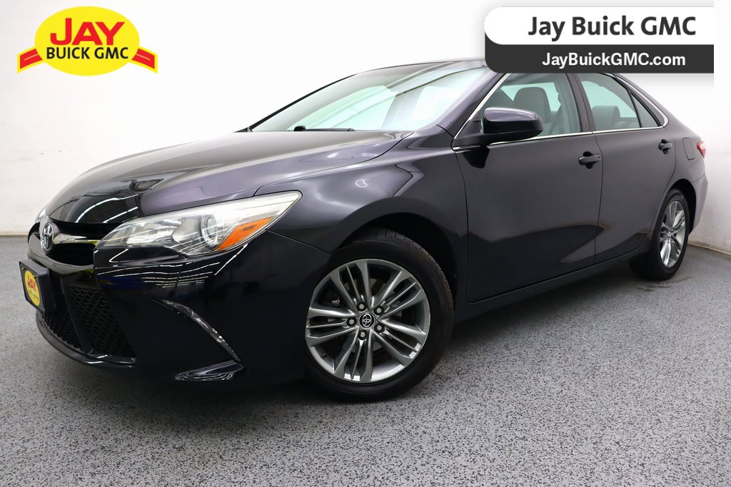 2015 Toyota Camry XLE photo 3