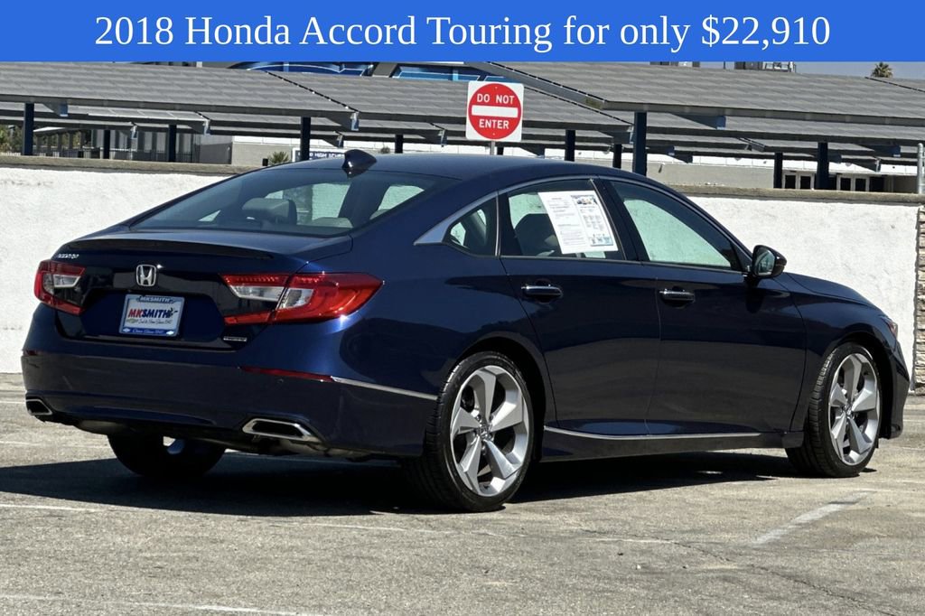 2018 Honda Accord Touring 1.5T photo 4