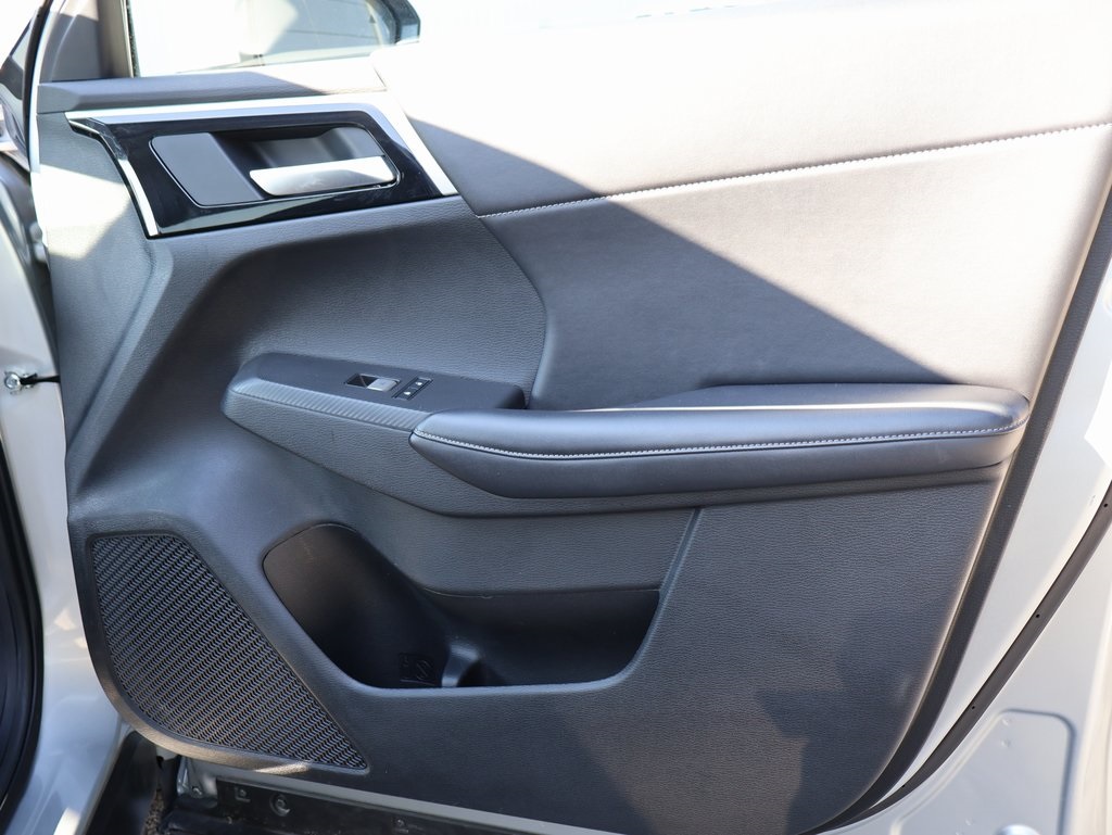 2024 Mitsubishi Outlander SE photo 8