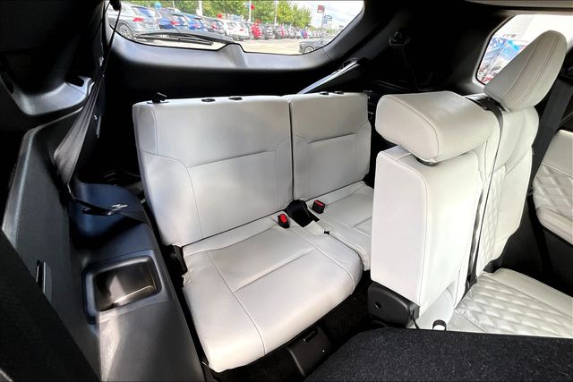 2024 Mitsubishi Outlander SEL photo 24