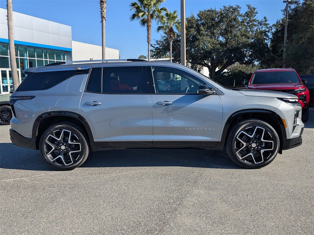 2026 Chevrolet Traverse High Country photo 2