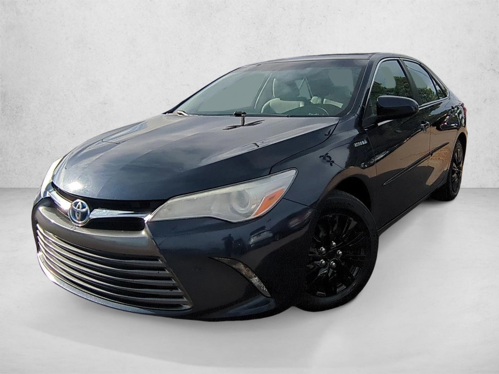 2016 Toyota Camry LE's photo