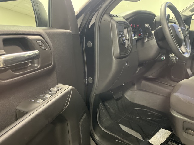 2025 Chevrolet Silverado 1500 Custom photo 13