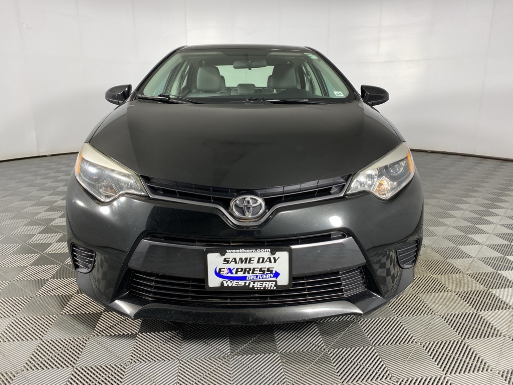 2015 Toyota Corolla LE photo 2