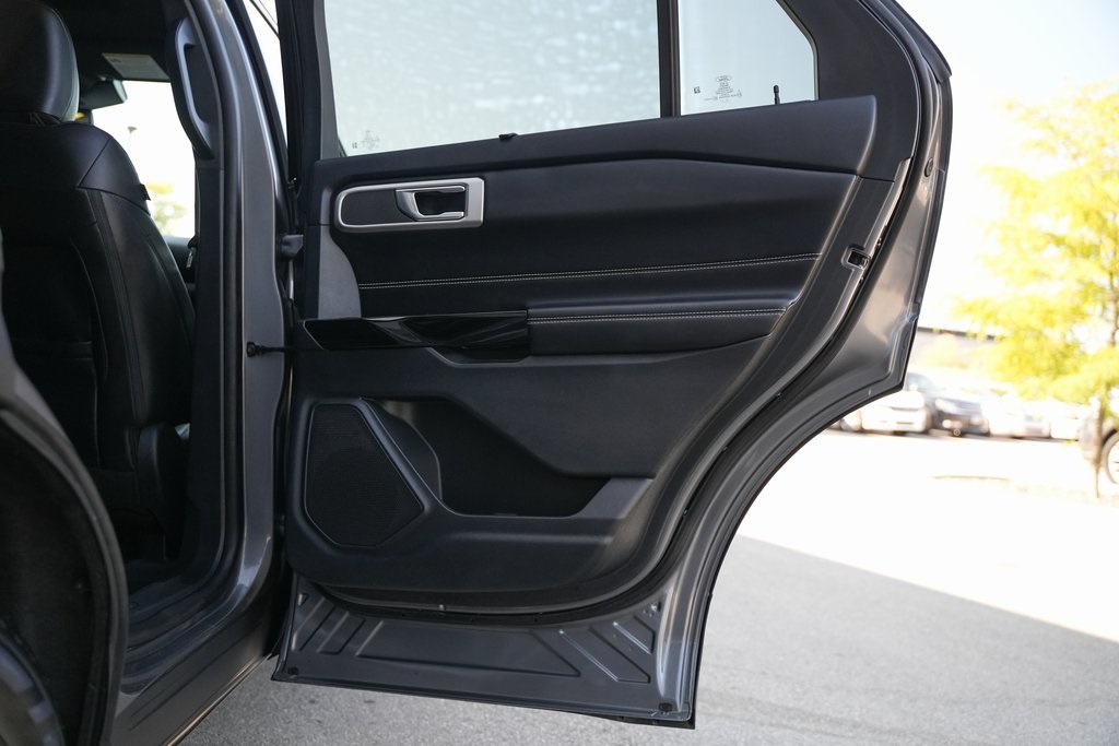 2022 Ford Explorer ST photo 35