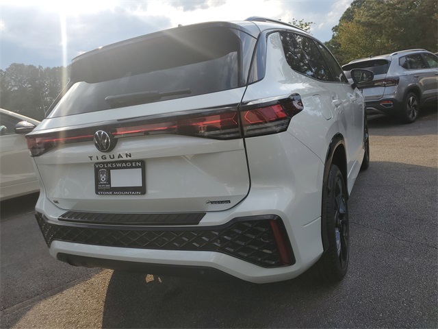 2025 Volkswagen Tiguan SE R-Line Black photo 3