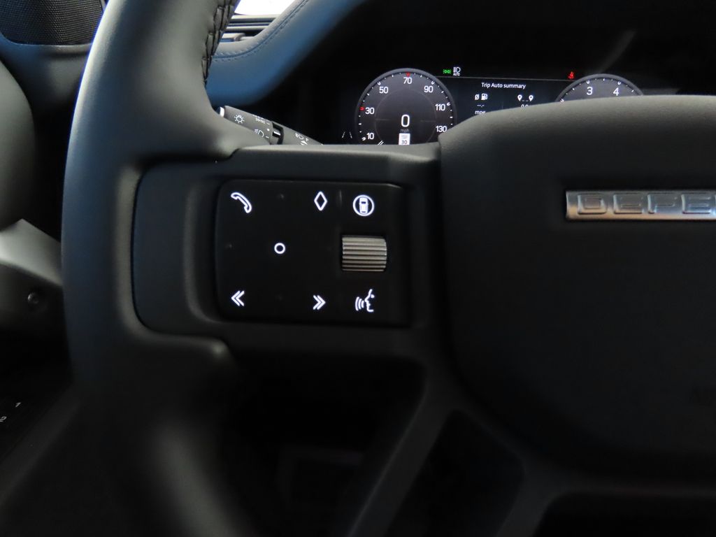 2025 Land Rover Defender 110 S photo 9