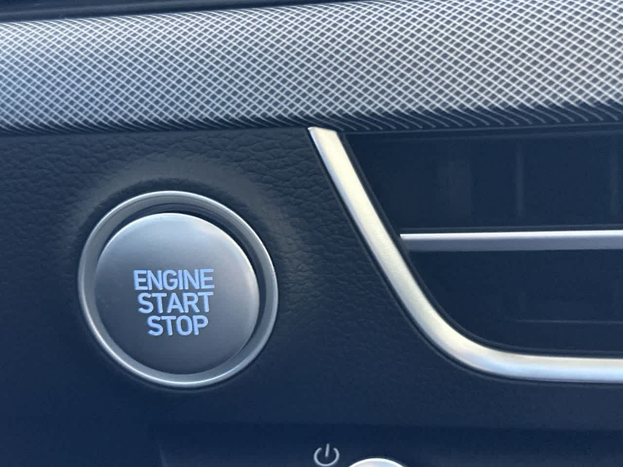 2025 Hyundai Sonata Hybrid SEL photo 17