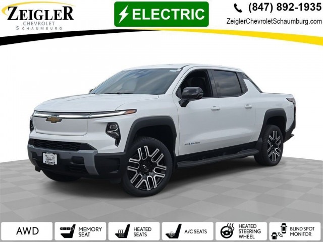 2025 Chevrolet Silverado EV LT's photo