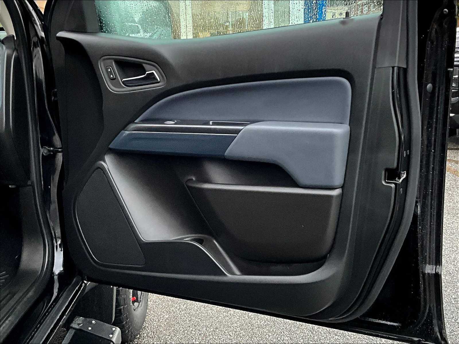 2022 Chevrolet Colorado Z71 photo 12