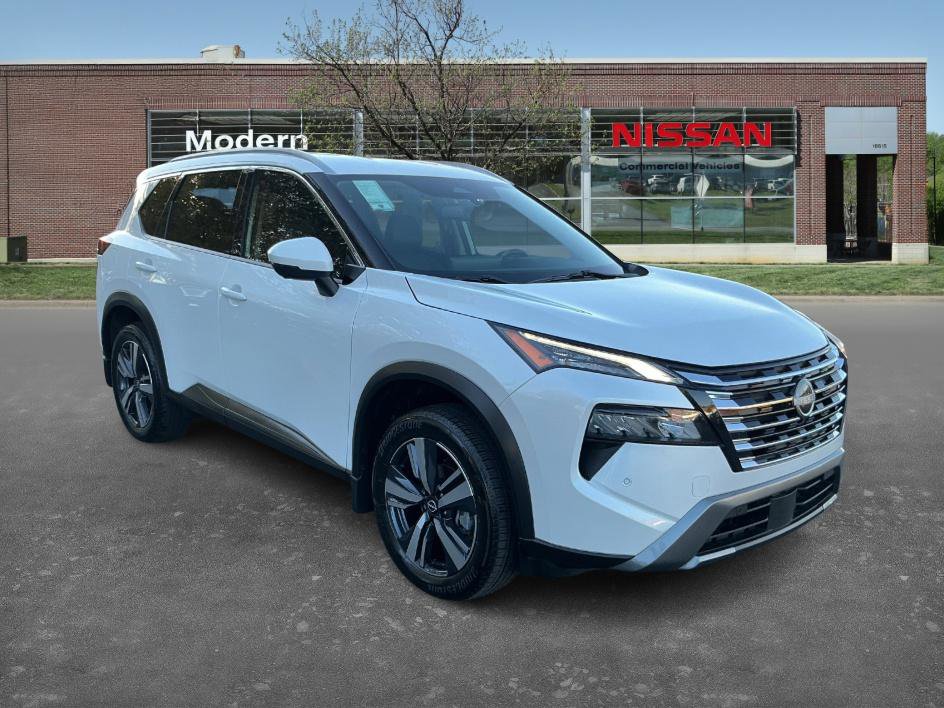 2024 Nissan Rogue SL photo 2