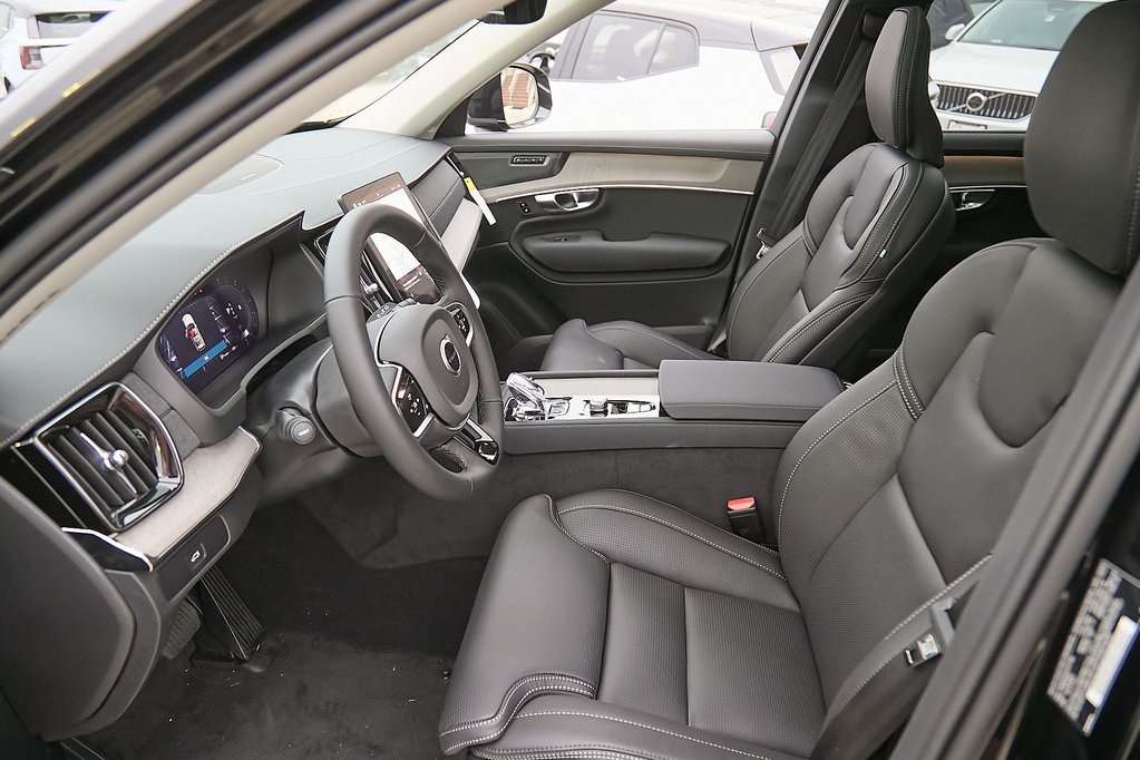 2025 VOLVO XC90 - Image 17