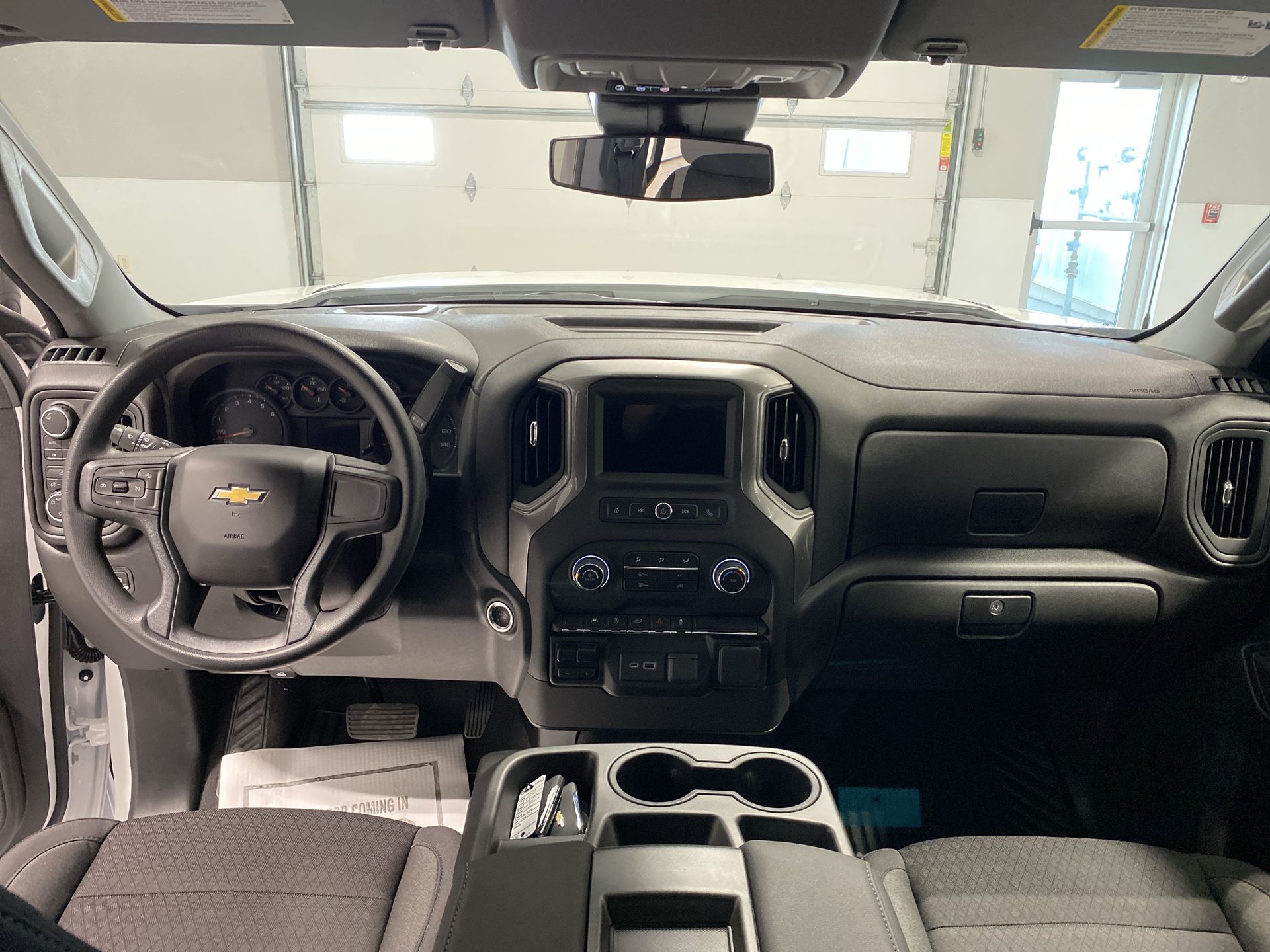 2025 Chevrolet Silverado 1500 Custom photo 19