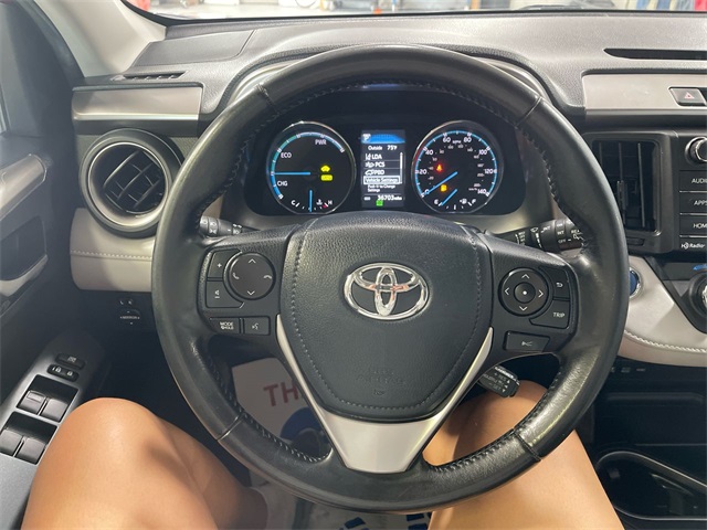 2018 Toyota RAV4 Hybrid XLE photo 13