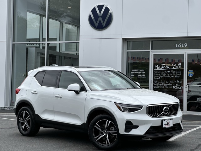 2025 Volvo XC40