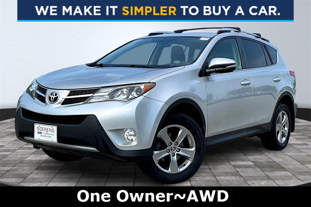 Used 2015 Toyota RAV4 XLE with VIN JTMRFREV5FJ028443 for sale in Brookfield, WI
