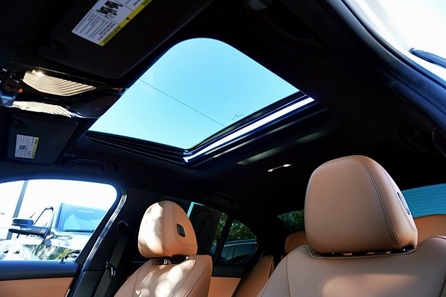 Used 2022 White BMW 330i image 15