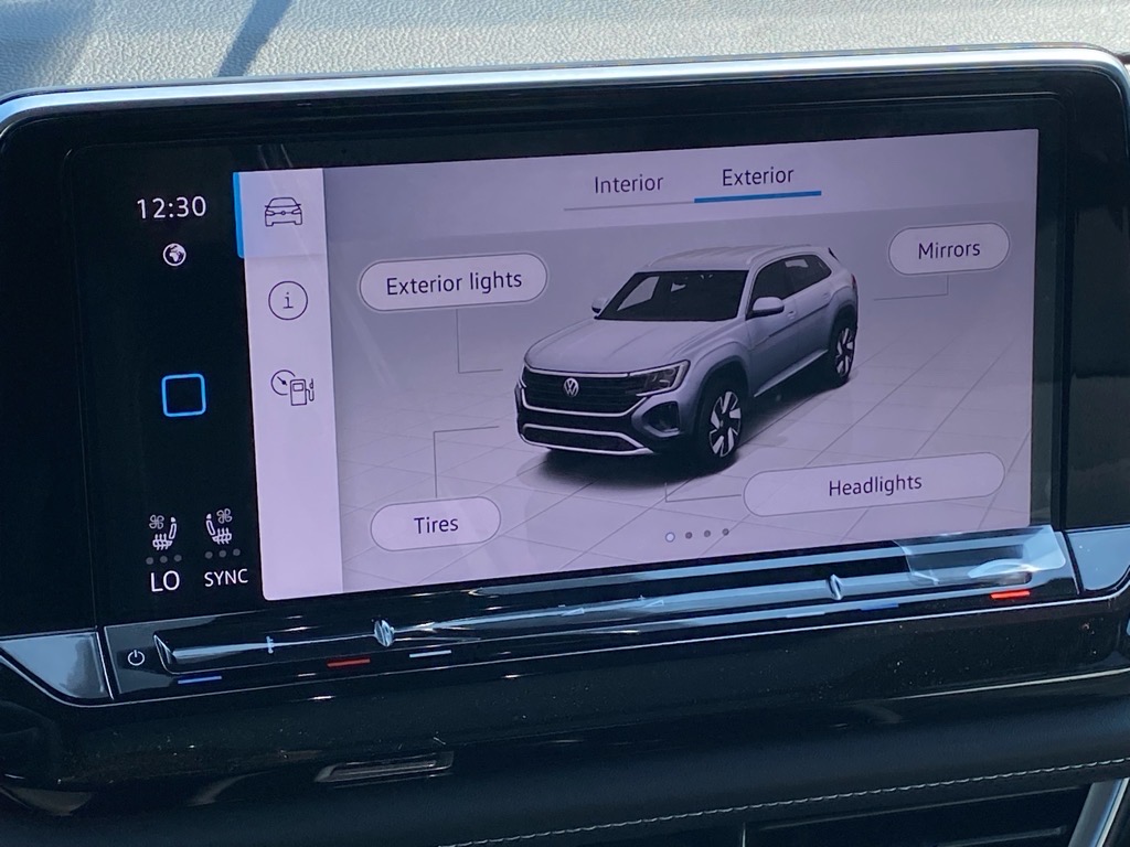 2026 Volkswagen Atlas Cross Sport SEL R-Line photo 2