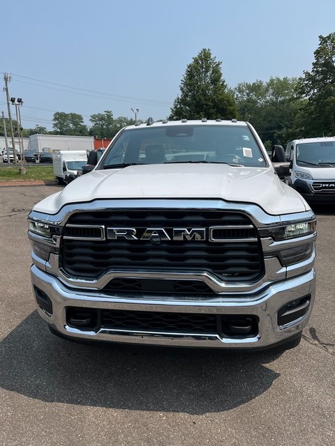 2025 Ram 3500 Tradesman photo 3