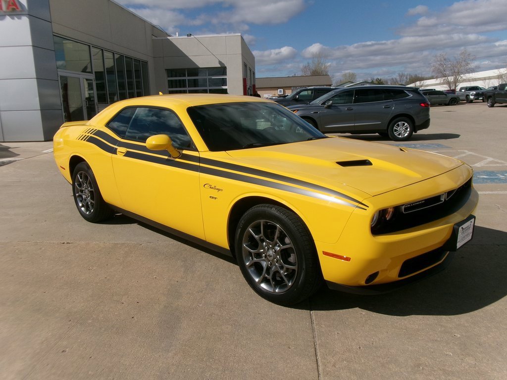 PreOwned 2017 Dodge Challenger GT 2dr Car in Spirit Lake 27989A