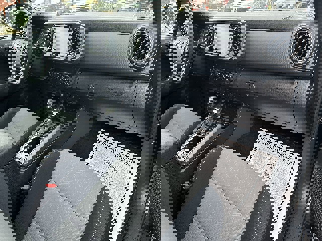 2020 Toyota Tacoma SR5 photo 25