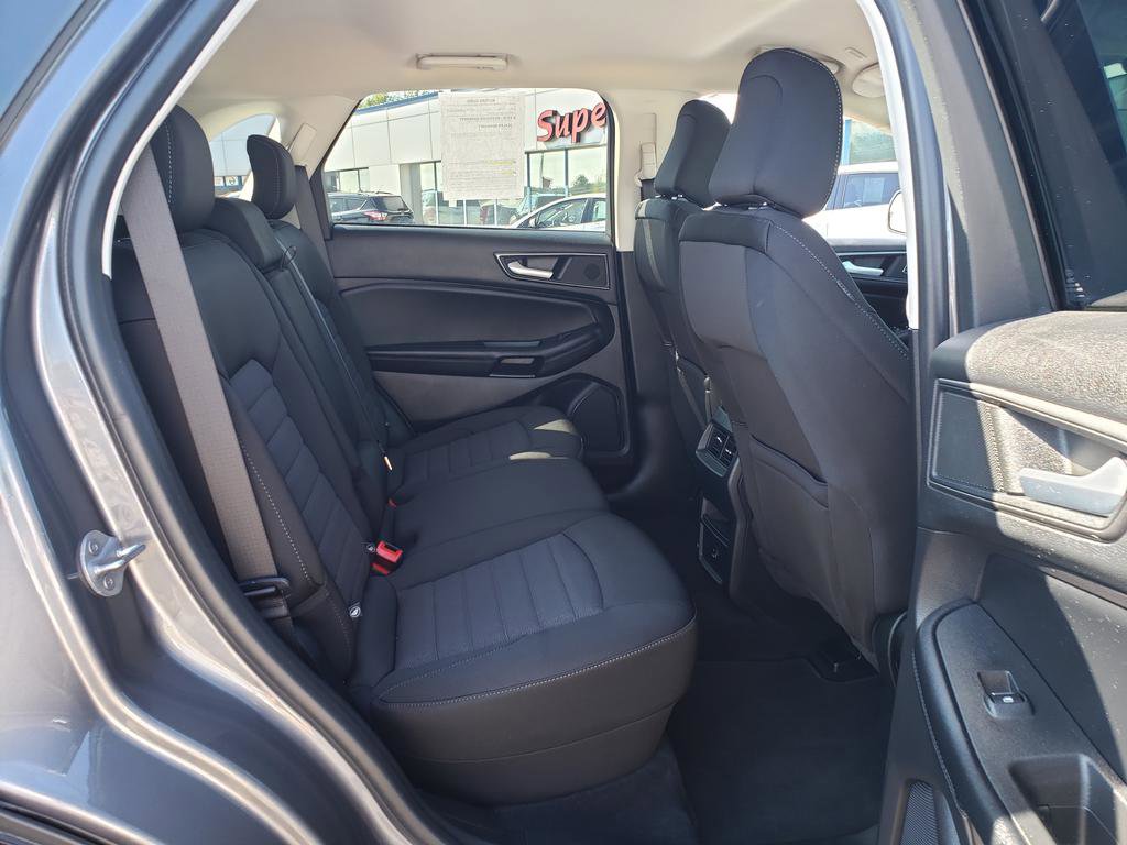 2022 Ford Edge SE photo 12