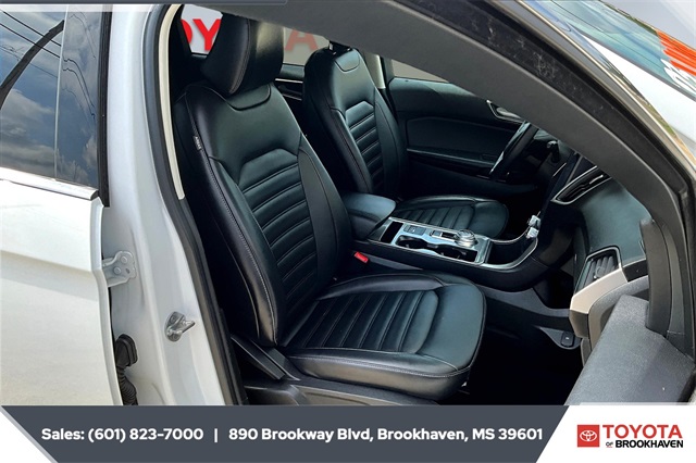 2023 Ford Edge SEL photo 6