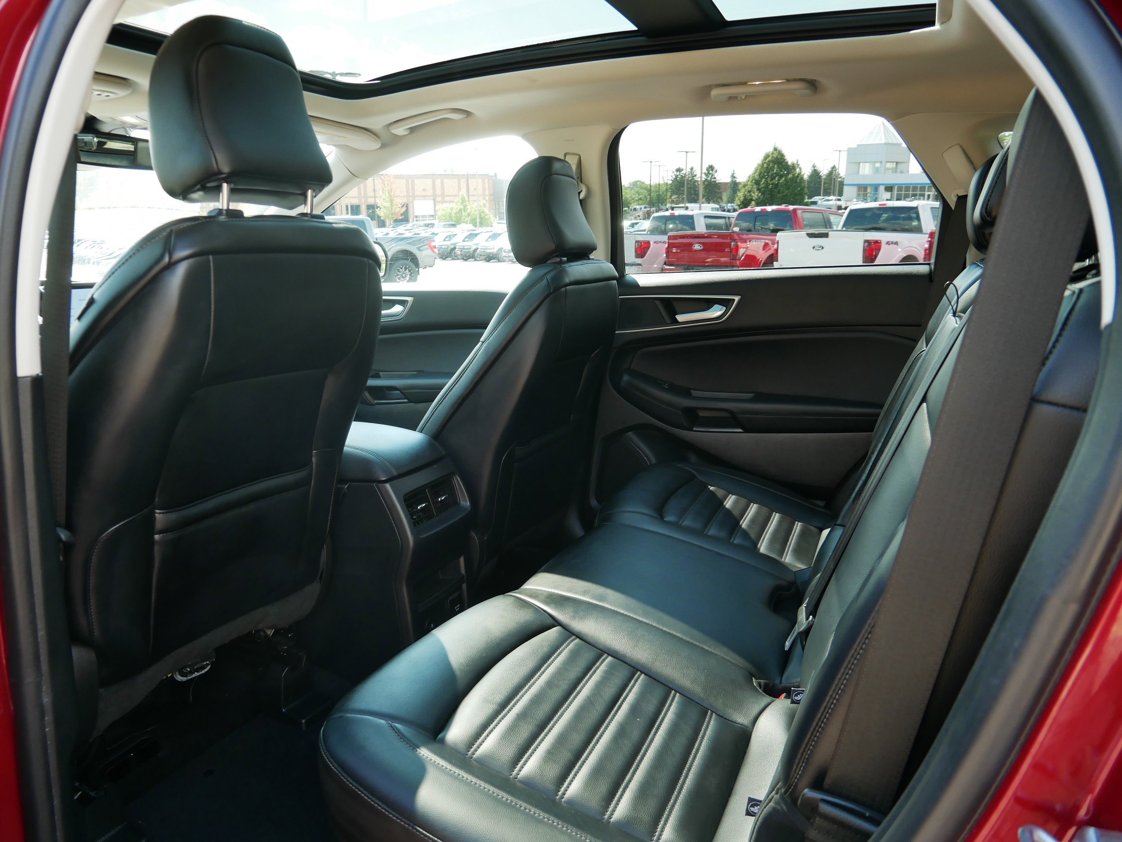2023 Ford Edge SEL photo 13