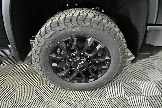 2025 Chevrolet Silverado 3500HD LT photo 16