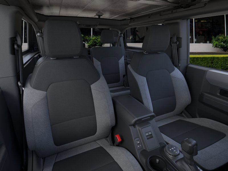 2025 Ford Bronco Base photo 8
