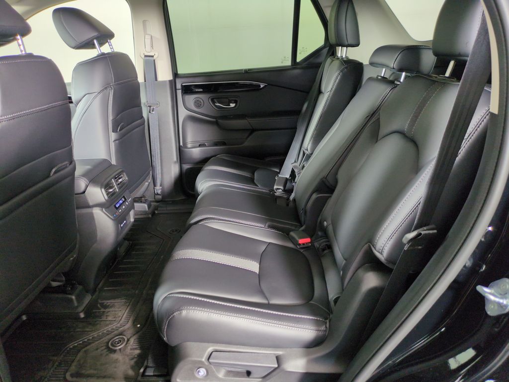 2025 Honda Pilot Touring photo 21