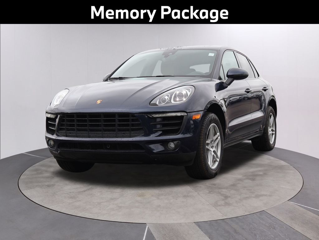 2017 Porsche Macan Base photo 4