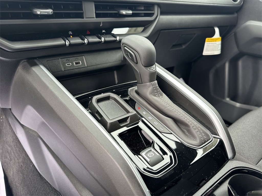 2025 Chevrolet Colorado LT photo 19