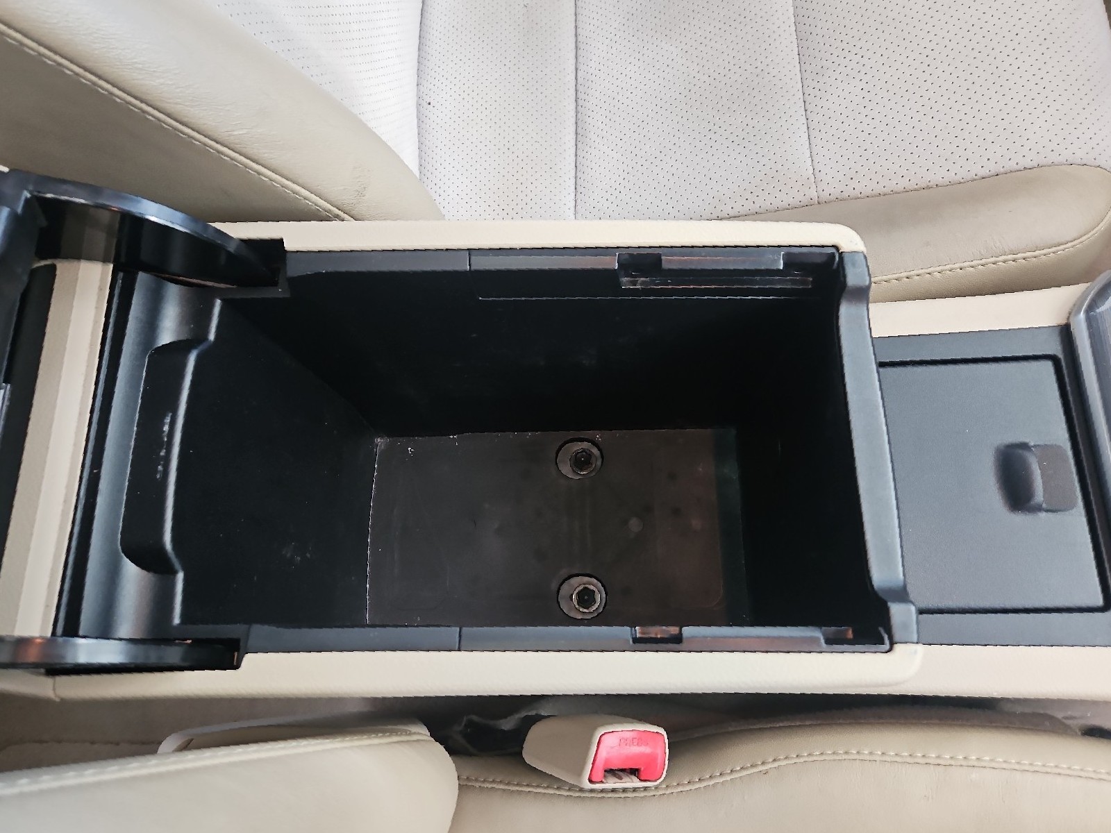 Used 2013 WHITE Toyota XLE image 25