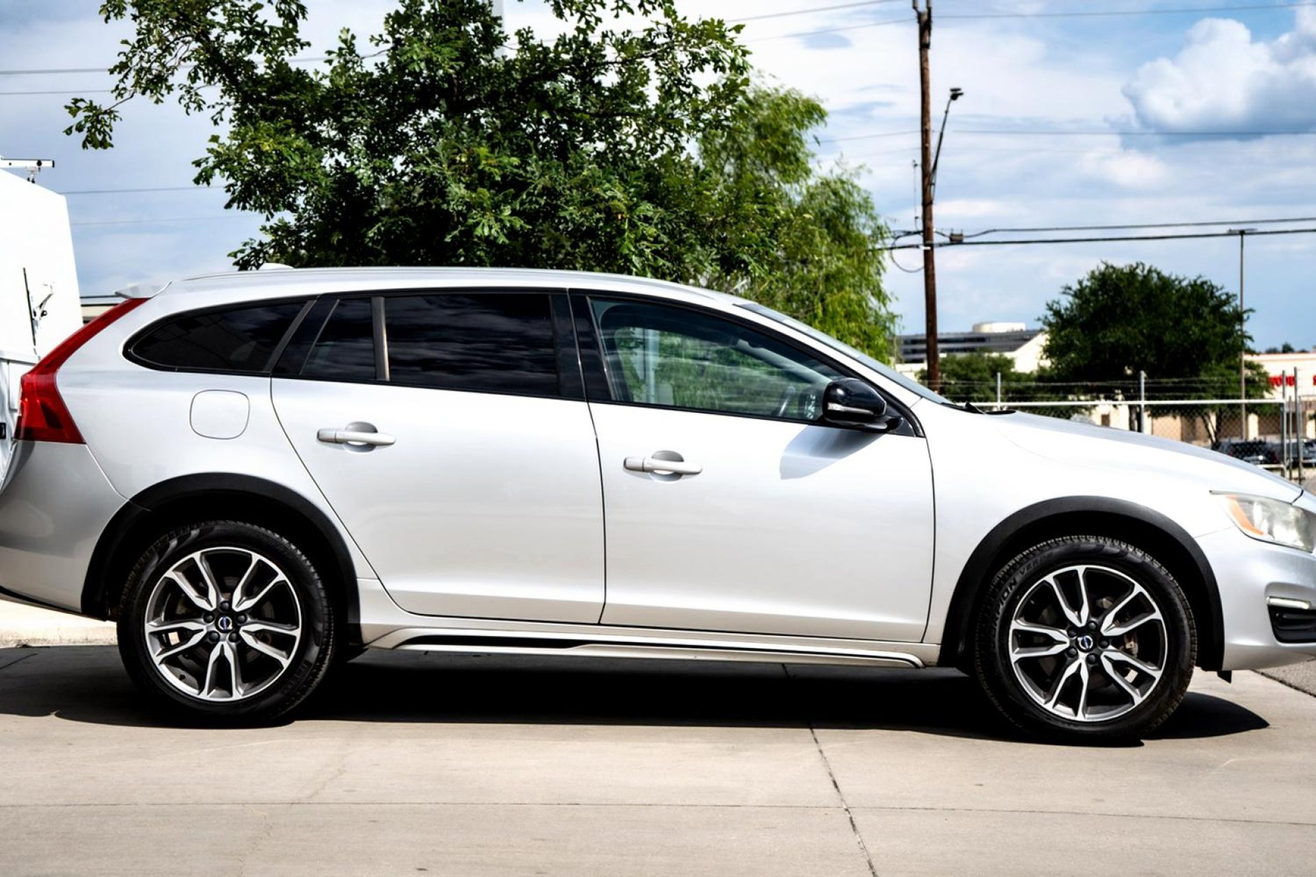 2018 Volvo V60 Cross Country T5 AWD photo 4