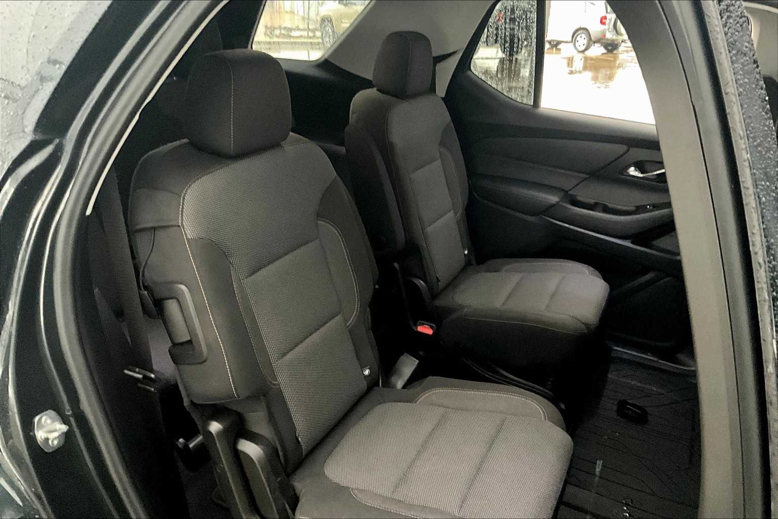 2021 Chevrolet Traverse Cloth photo 16
