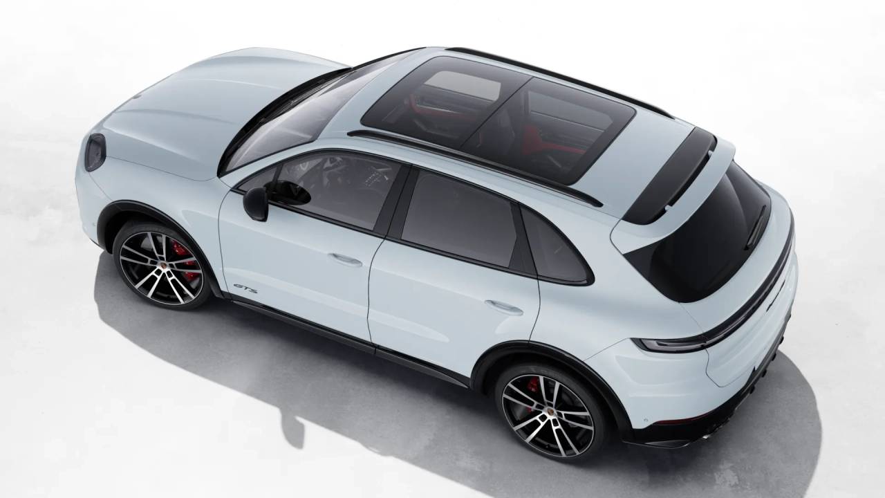 2026 Porsche Cayenne GTS photo 4