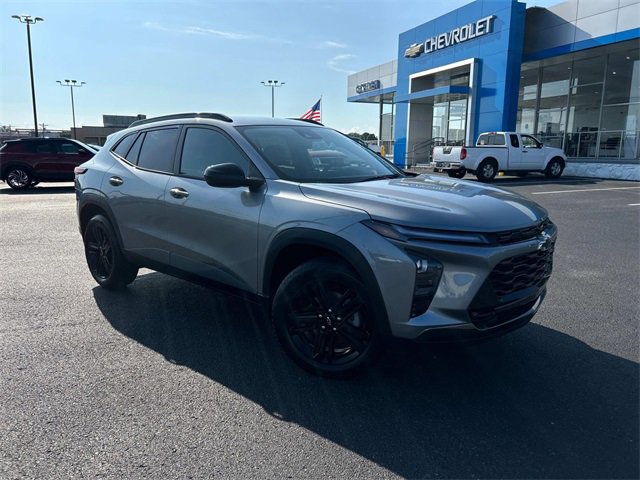 2025 Chevrolet Trax ACTIV photo 2