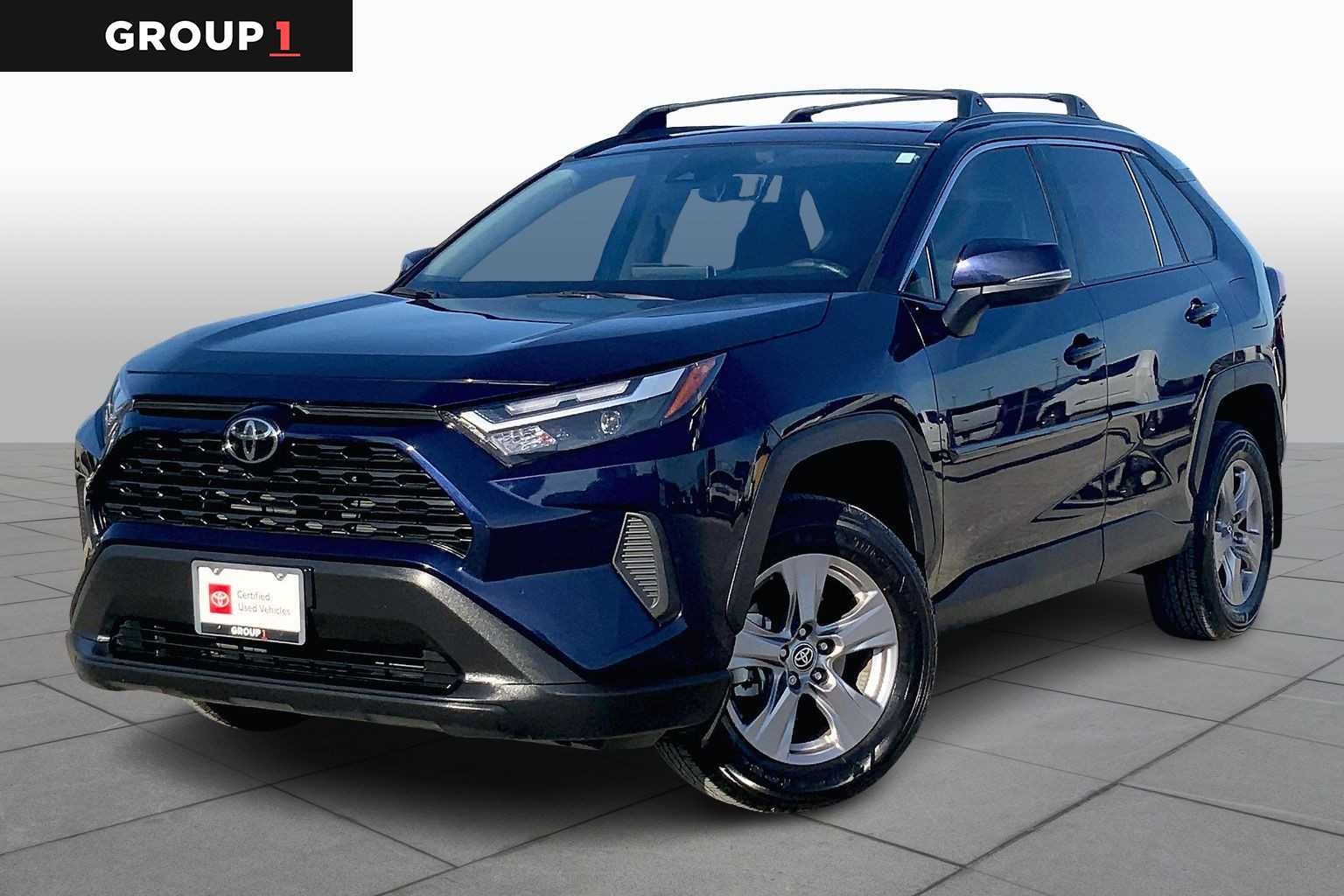 2025 Toyota RAV4 XLE's photo