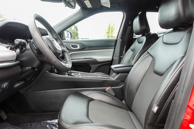 2024 Jeep Compass Latitude photo 10