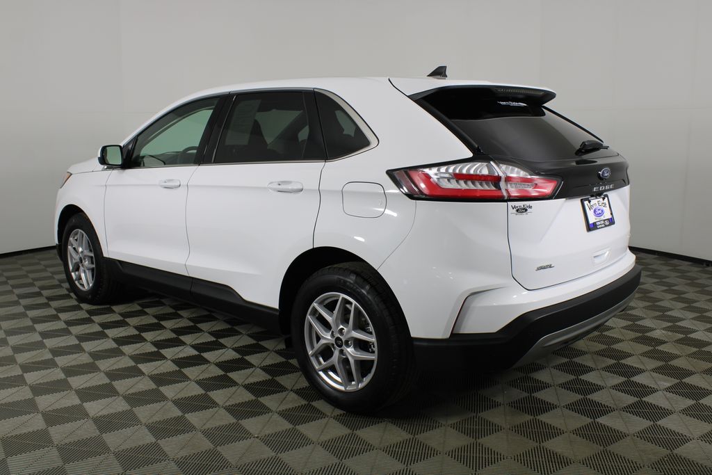 2024 Ford Edge SEL photo 4