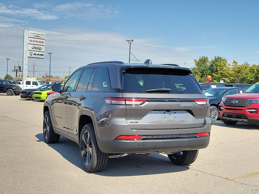 2025 Jeep Grand Cherokee Altitude X photo 4