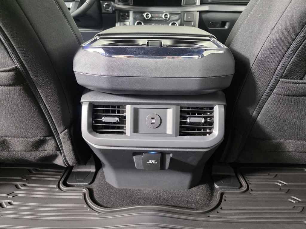 2025 Ford F-150 XLT photo 17