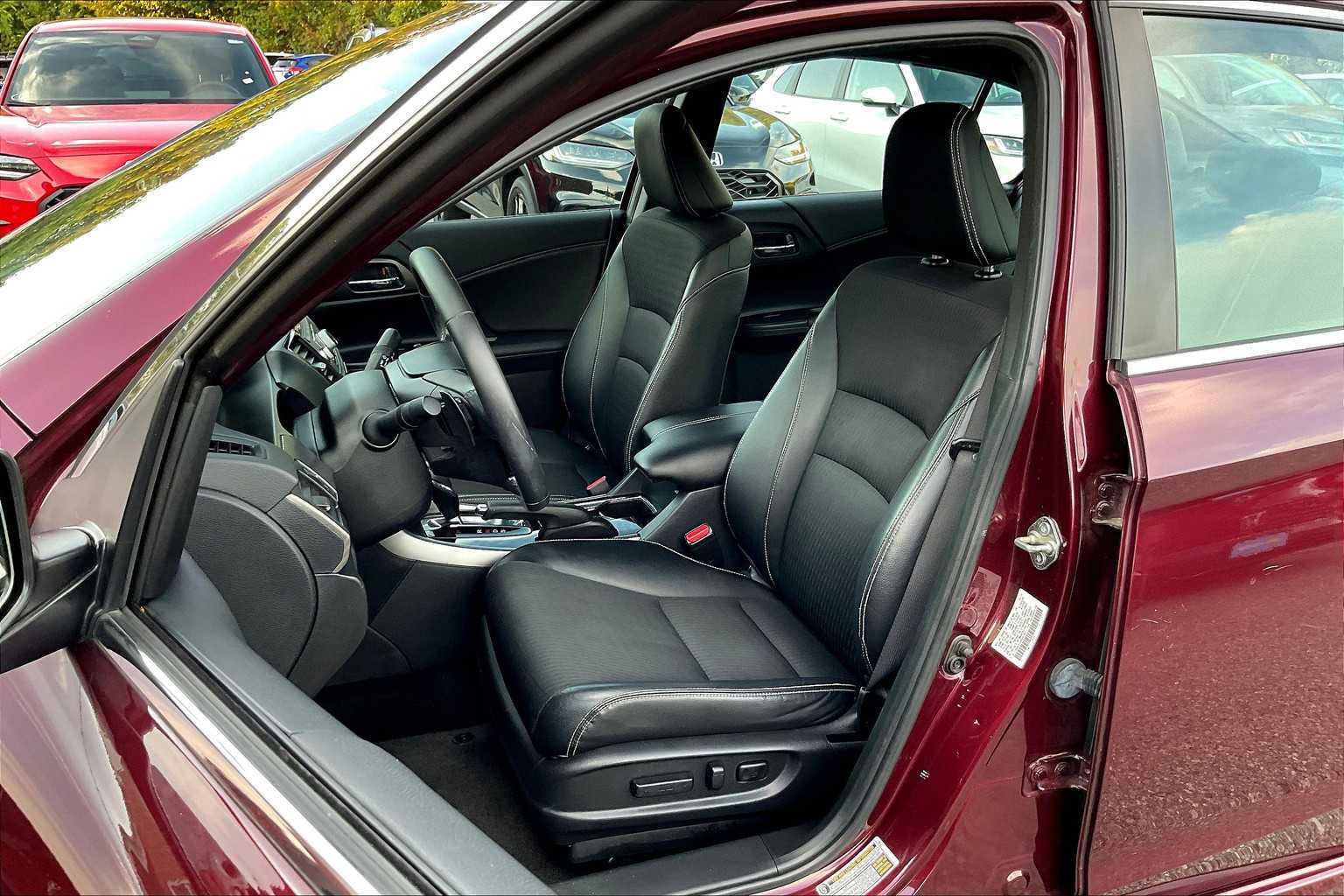 2017 Honda Accord Sport photo 10