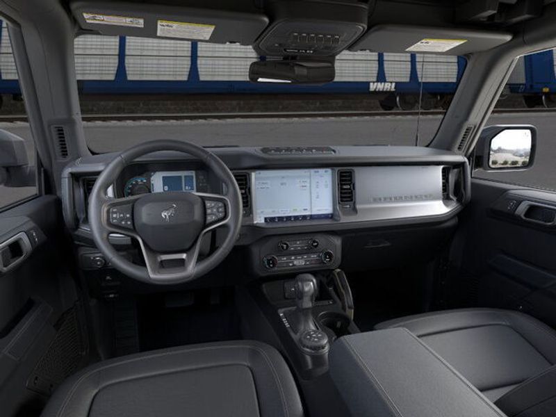 2025 Ford Bronco Badlands photo 9