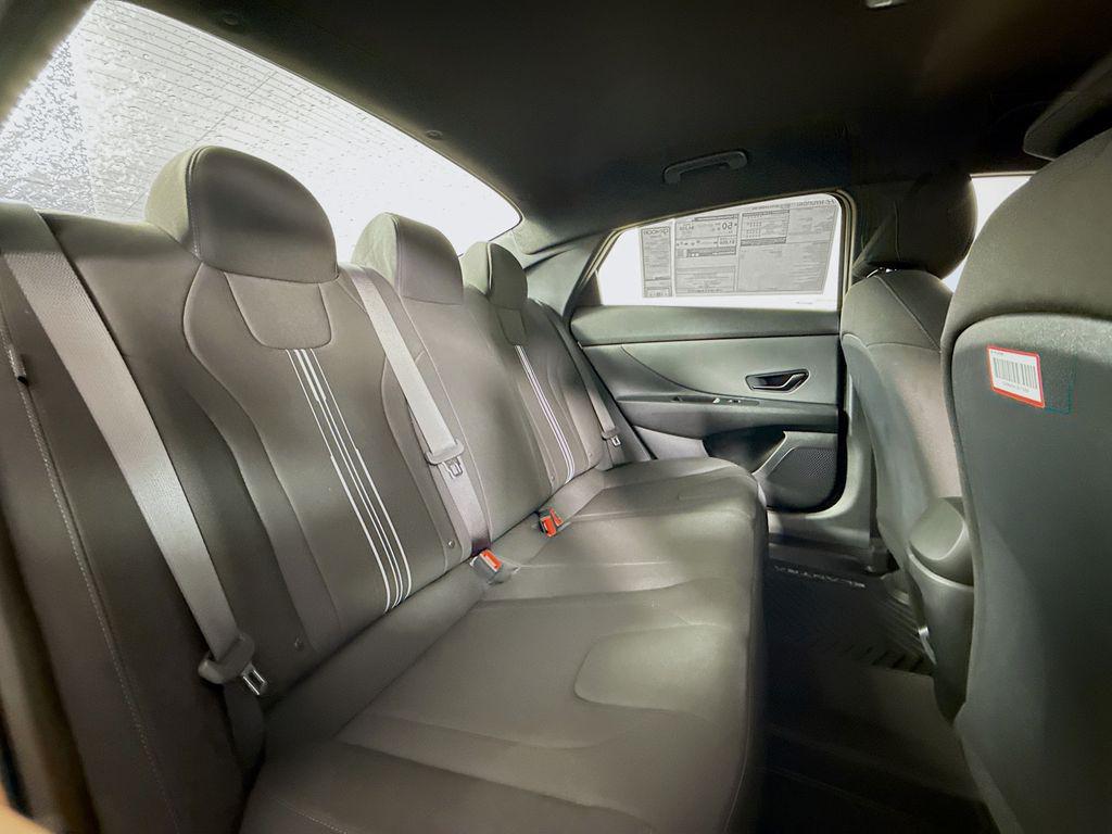 2025 Hyundai Elantra Hybrid SEL Sport photo 23